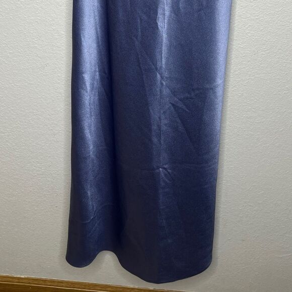 Vergel de Dios Gown - Picture 5 of 8